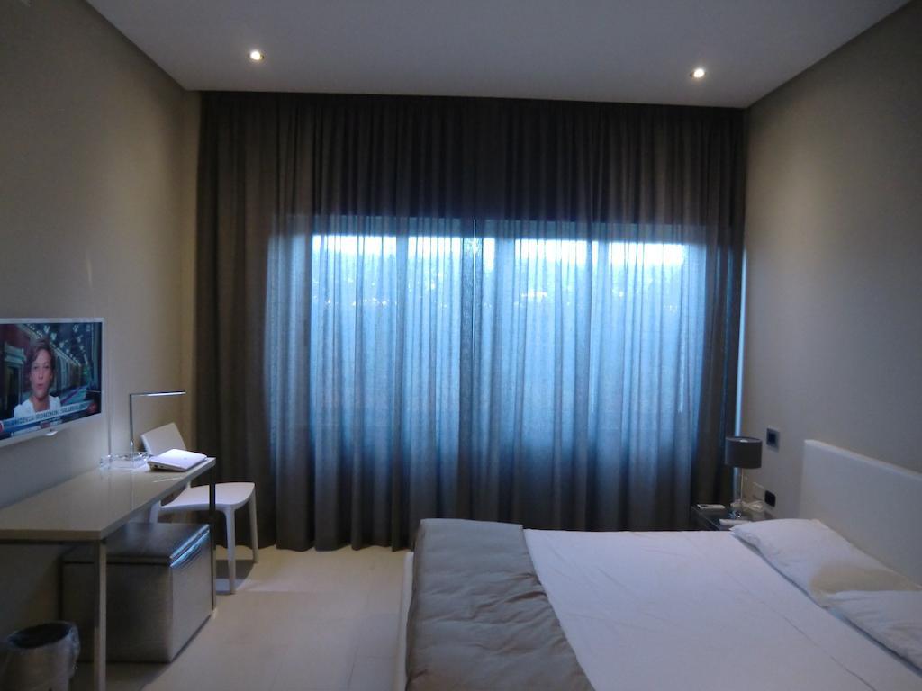 B&Beach Cagliari Guest House Szoba fotó