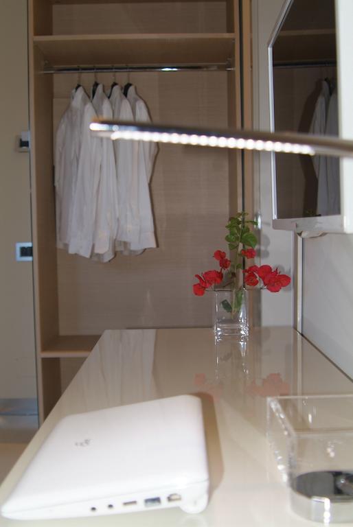 B&Beach Cagliari Guest House Szoba fotó