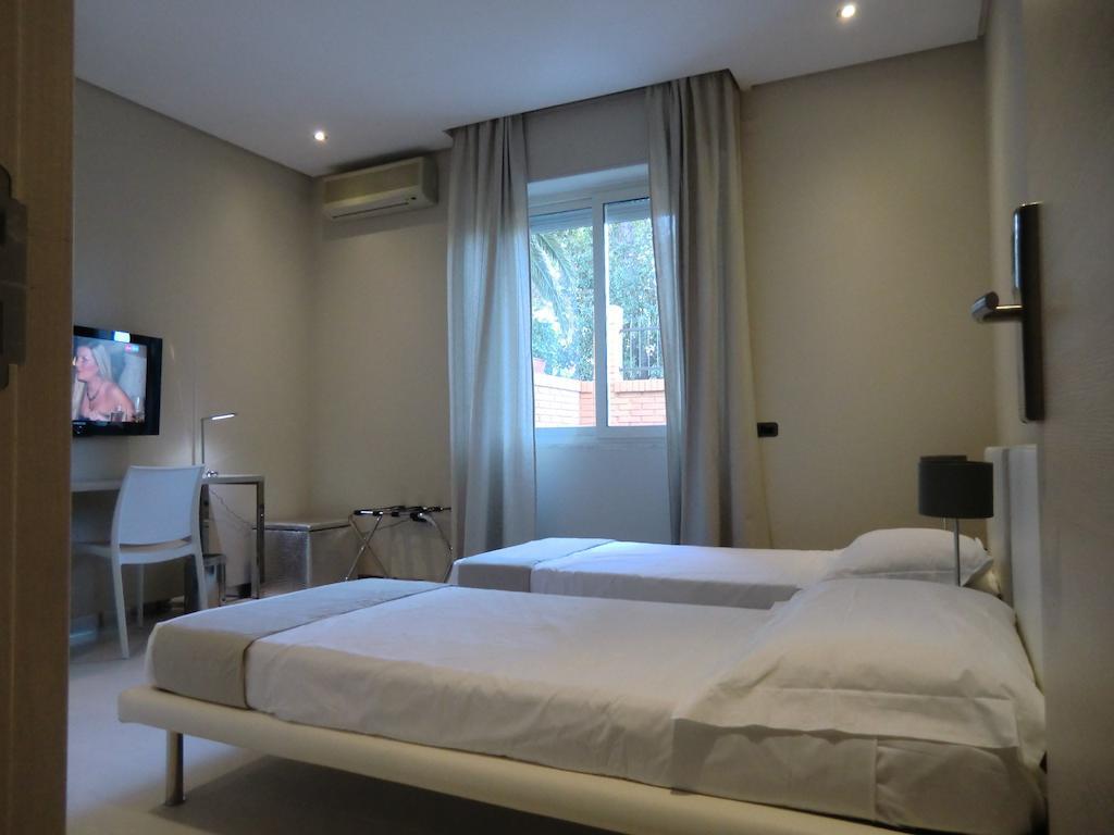 B&Beach Cagliari Guest House Szoba fotó
